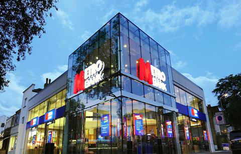 Metro Bank team walks 1700 miles