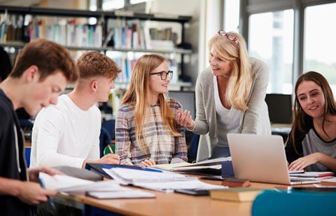 Welsh government proposes 8.4% pay rises for new teachers