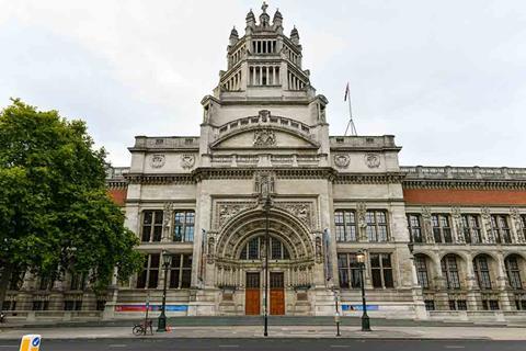 victoriandalbertmuseumshutterstock_2416181935