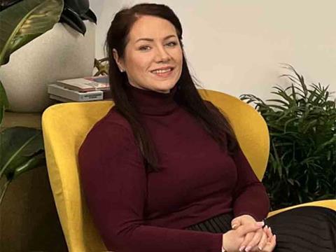 5TVNWCJ2LIQHT1Y_Jen_Roberts_-_Headshot